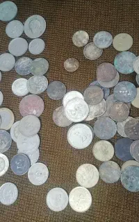 تعدادی سکه اسکناس قدیمی