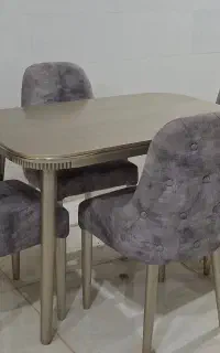 میز نهارخوری ۴ نفره در حد آک ۱۶۵۰۰ تومن مقطوع