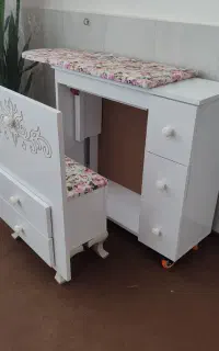 میز دو کاره اتو و چرخ خیاطی مدل آسانسوری