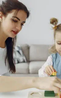استخدام پرستار کودک خانم شبانه روزی