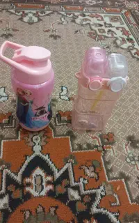 بطری و ظرف غذا