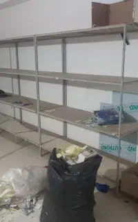 قفسه فلزی همراه با کفی