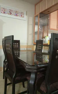 میز ناهارخوری ۶ نفره تمیز و کم کارکرد
