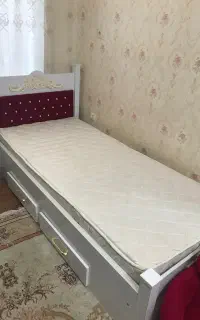 تخت کشودار با خوشخواب و پاتختی