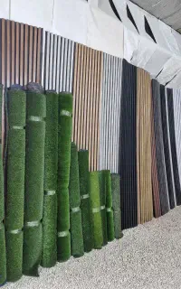 طرح کاغذدیواری  اینه قدی چمن مصنوعی ماربل ترمود