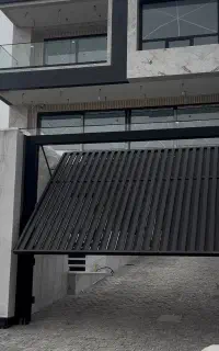 درب اتوماتیک بالارونده خاص و مدرن