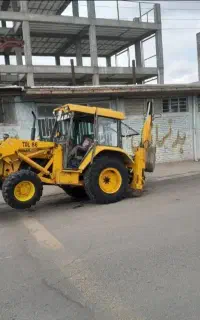 راننده بیل بکهو و بیل مکانیکی