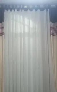 پرده اتاق خواب تمیز سالم