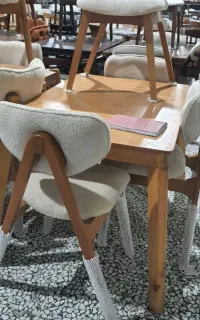 صندلی پایه هشتی