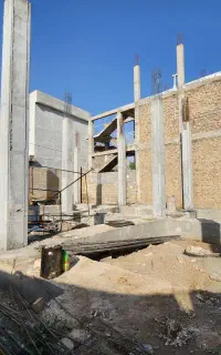 ساختمان دو طبقه ۳۲۰ متری داربست زیر بتن