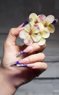 آموزش کاشت ناخن