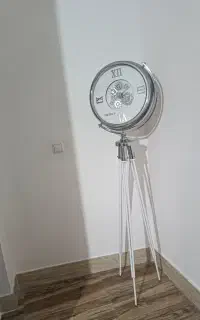ساعت ایستاده