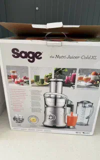 اب میوه گیر sage