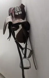 زین چرم اصل..