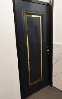 سلام نصاب درب چوبی هستم کسی خاست در خدمتم