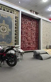 فرش سبز و قرمز