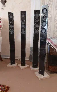 ست بلندگو