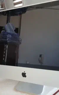 آی مک کامپیوتر رو میزی