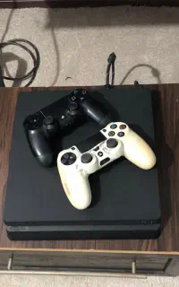 Ps4 slim 1T و دو سته