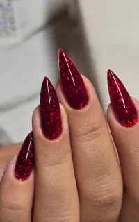 جذب هنرجویان علاقمند به کار ناخن