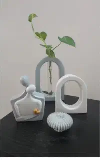 دکوری های سنگ مصنوعی وشمع های استوانه ای