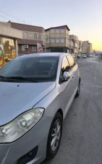 ام وی ام 315 هاچبک