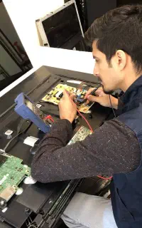 تعمیرات تخصصی تلویزیون باضمانت  کرج