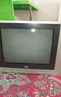 فروش یک دستگاه تلویزیون ۲۱ اینچ LG