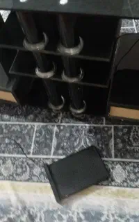 میز تلویزیون شیشه ای