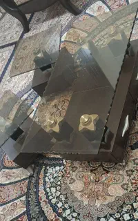 میز جلو مبلی وساعت ایستاده