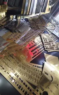 اولین ابتکار وطراحی گلس محافظ و روکش کلاویه کشور