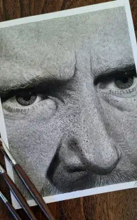 طراحی چهره سیاه قلم و هایپر رئال