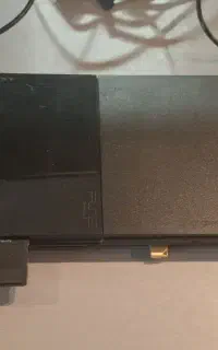 فروش ps2  کپی خور به همراه ۲ دسته سالم
