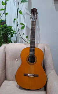گیتار یاماها cs40