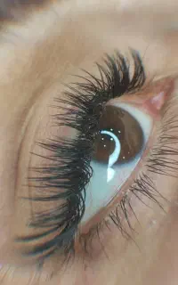 اکستنشن و کاشت مژه