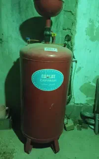 باعرض سلام وادب یک دستگاه کف پاش