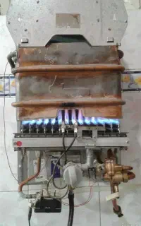 تعمیر و سرویس آبگرمکن و پکیج برقی و گازی