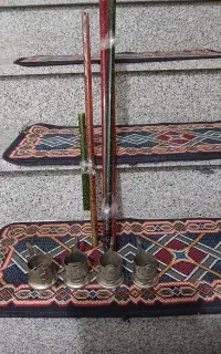 تعداد چهار عدد لیوان قدیمی