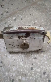 قفل حیاط