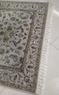 یک تخته قالیچه ۴متری ۱.۵۰در۲.۲۵کاملا سالم