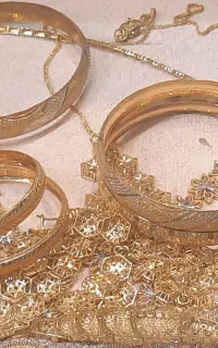 ۱۰۰ گرم طلا در حد نو وشیک
