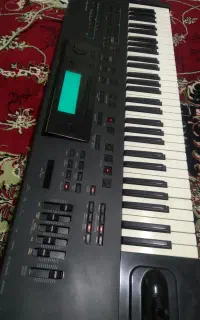 ارگ korg i3 در حد نو صفحه رنگی