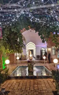 آشپز رستوران و نیروی سالن دار
