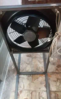 فن هواکش نوع وتاحالا استفاده نشده باپایه آهنی باهم