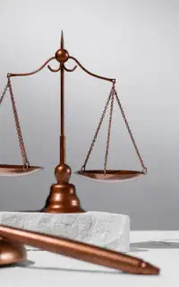 وکیل پایه یک دادگستری ، مشاوره تخصصی حقوقی و کیفری