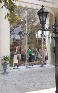 ۵۰۰متررهن واجاره مغازه تجاری در ولیعصرسنگ فرش تاپ