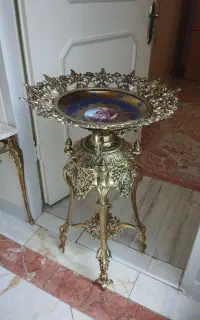 کنار سالنی میوه خوری