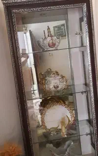 یک عدد بوفه   یک عدد کمدو..