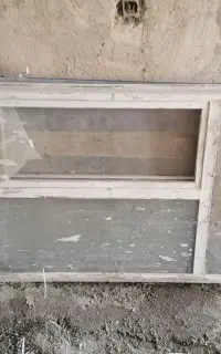 دوعدد پنجره به فروش می‌رسد