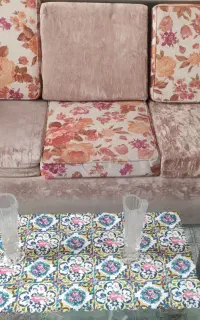 مبل هفت نفره راحتی چوب و چرم همراه با میز و عسلی